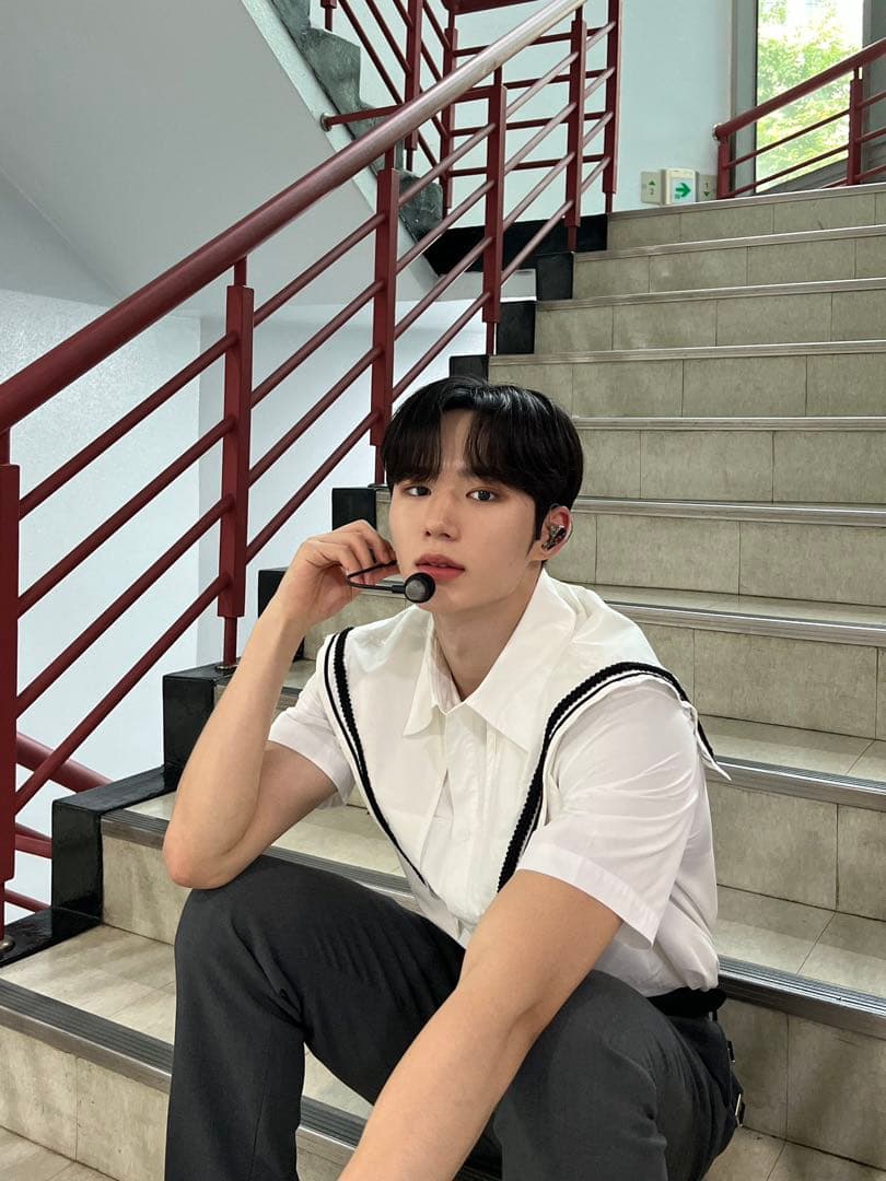 WEi ウィアイ ジュンソ ヨントン ポラロイド チェキ サイン