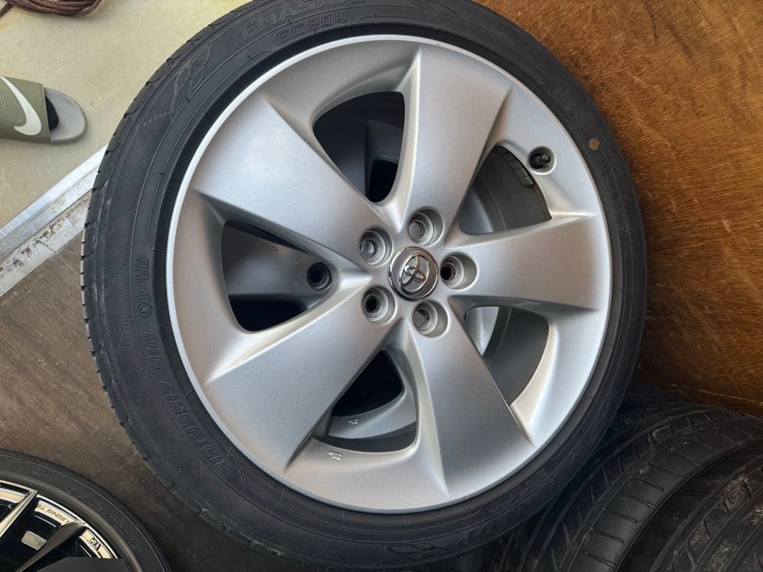 30プリウス トヨタ 17インチ 目立った傷、ガリ傷等ありません