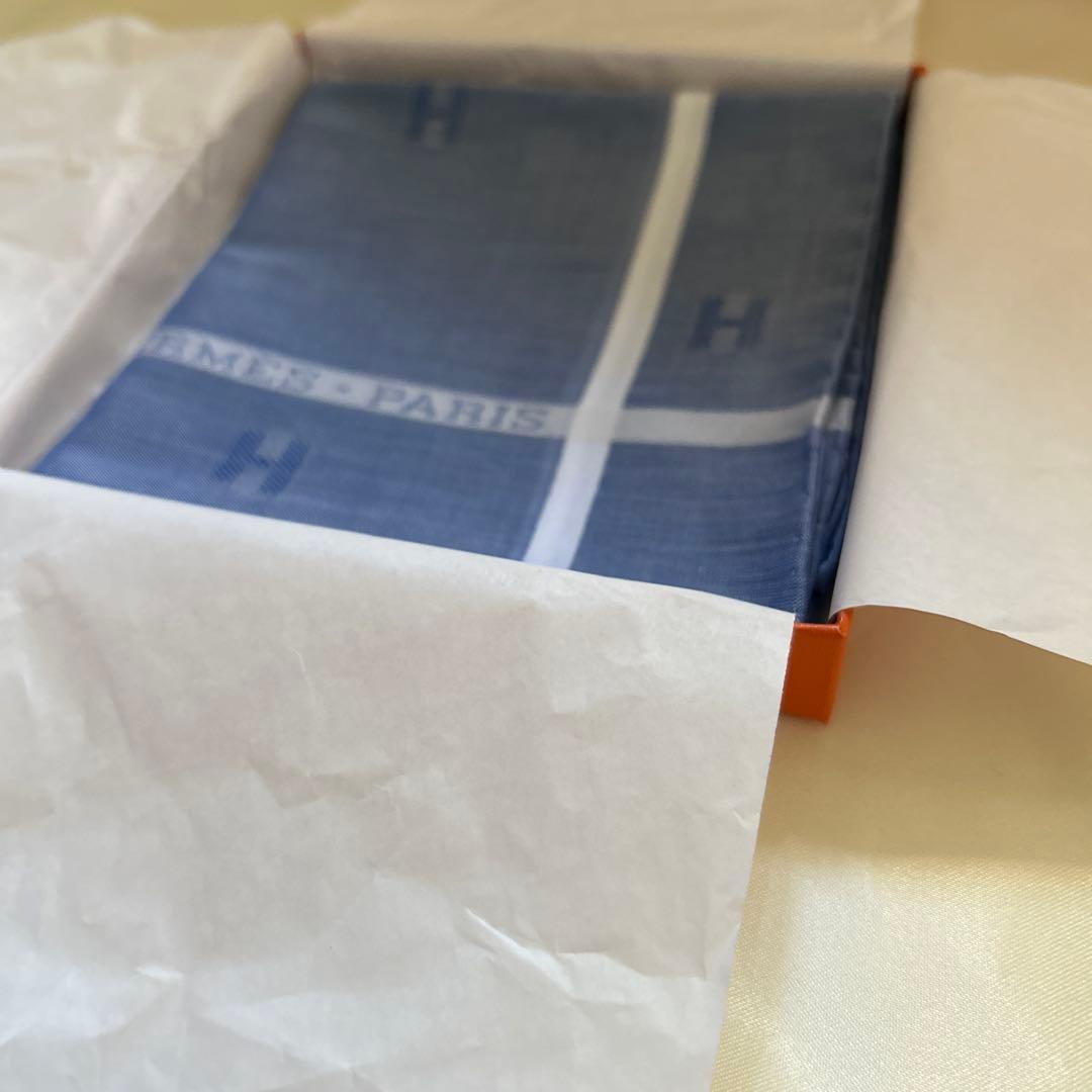 エルメス　HERMES ハンカチ　箱入り　紙袋付き