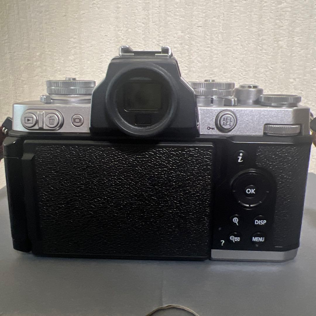 Nikon Z fc スペシャルエディション　ミラーレスカメラ 本体とレンズ付き