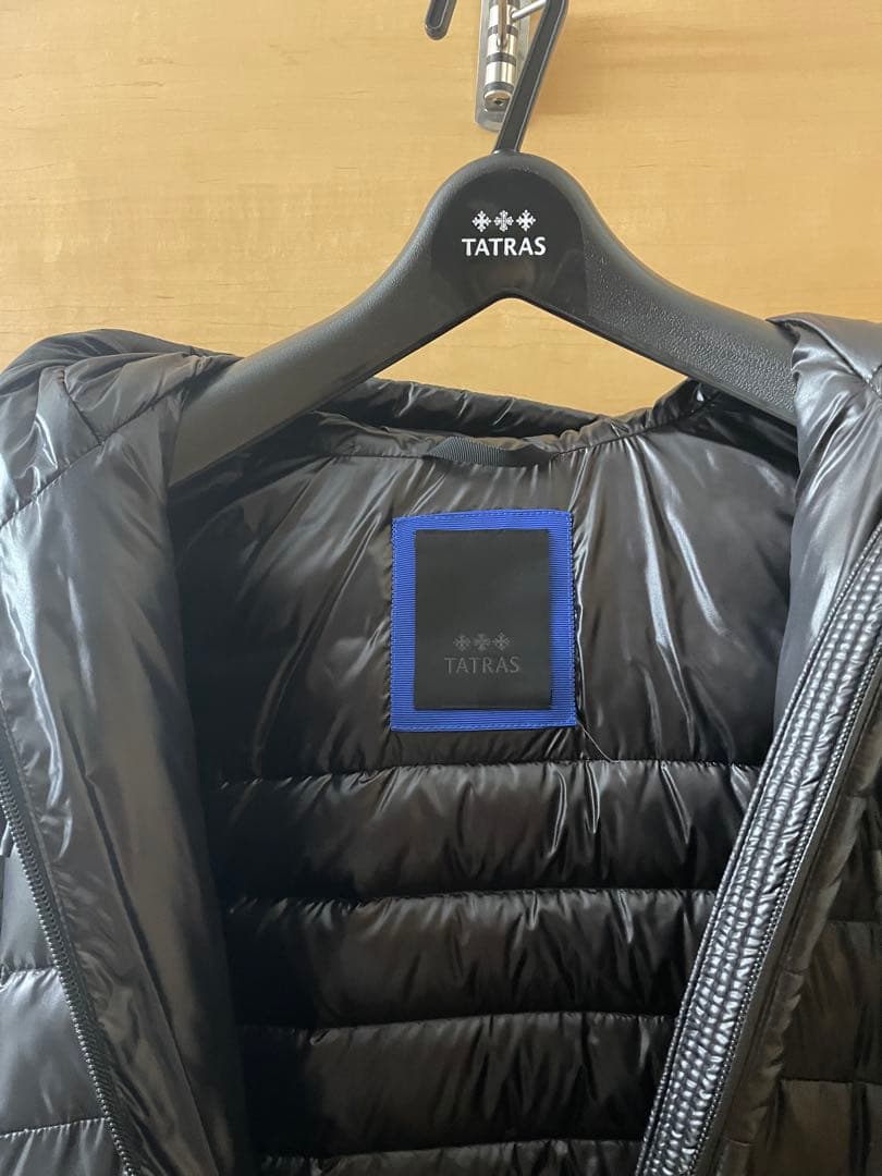 TATRAS タトラス ブラック 薄手ダウンジャケット フード付き サイズ4