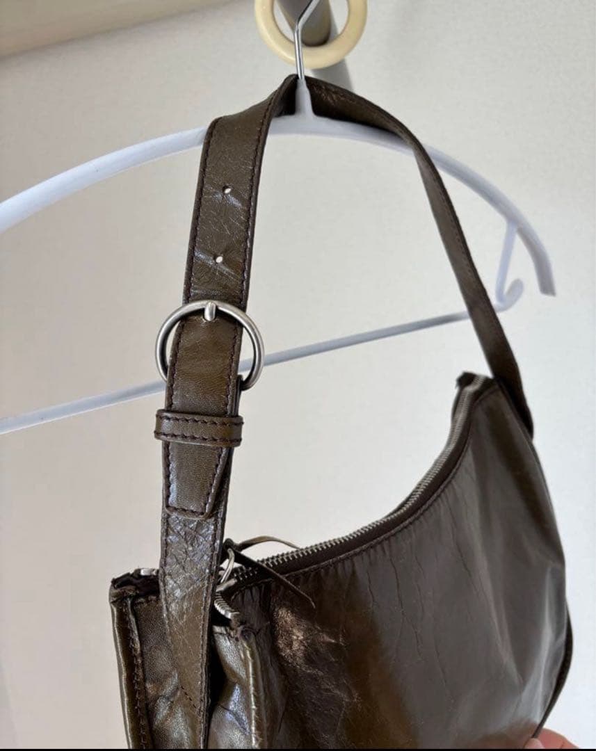 miu miuワンショルダーバッグ　カーキ