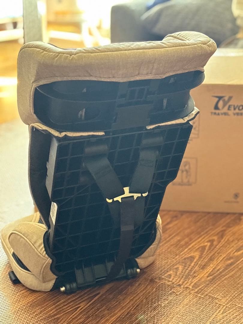 トラベルベストEvo コンパクトチャイルドシート