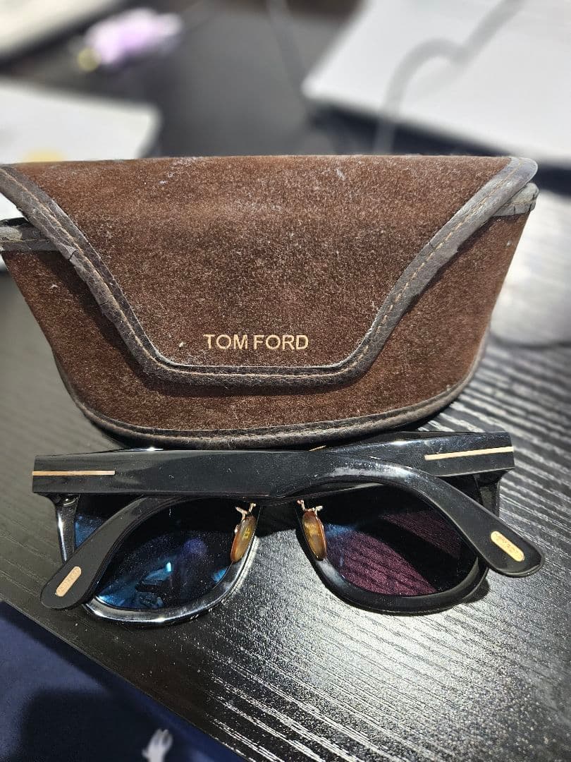 TOM FORD ブラック サングラス 付属ケース付き