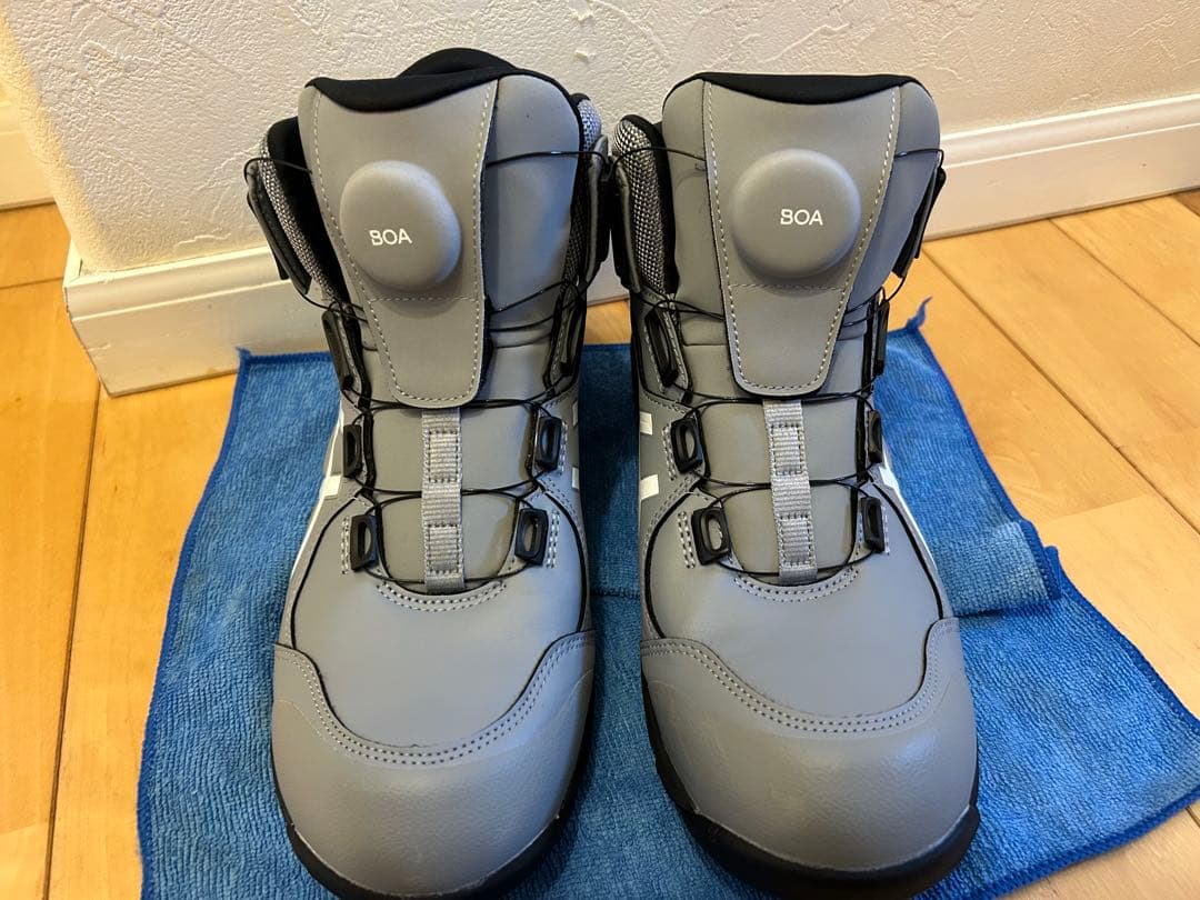 最安値　即日発送　ASICS グレー ハイカット安全靴　27cm