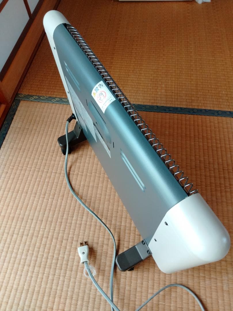 ✨さらに値下げ✨サンラメラ600型 遠赤外線セラミックヒーター 400／600W