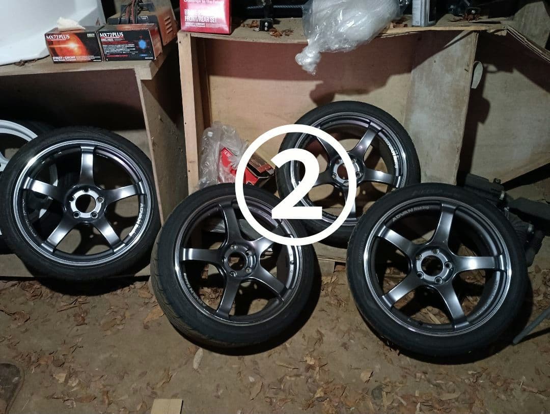 アドバンＴＣ4 2022年18インチタイヤ付2本114,3 5Ｈ ガンメタ②