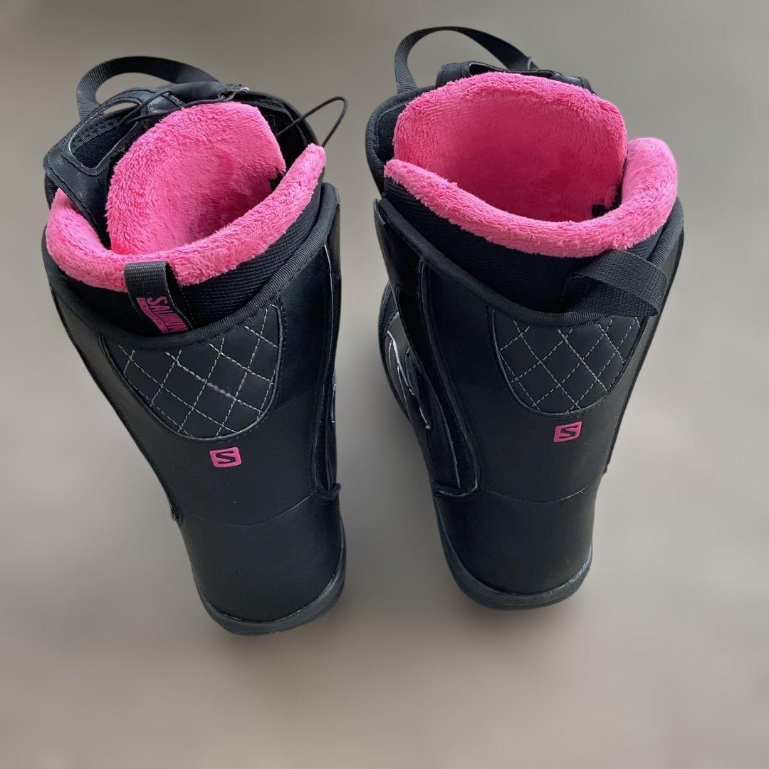 シ*カ様 Salomon スノーボードブーツ ブラック/ピンク