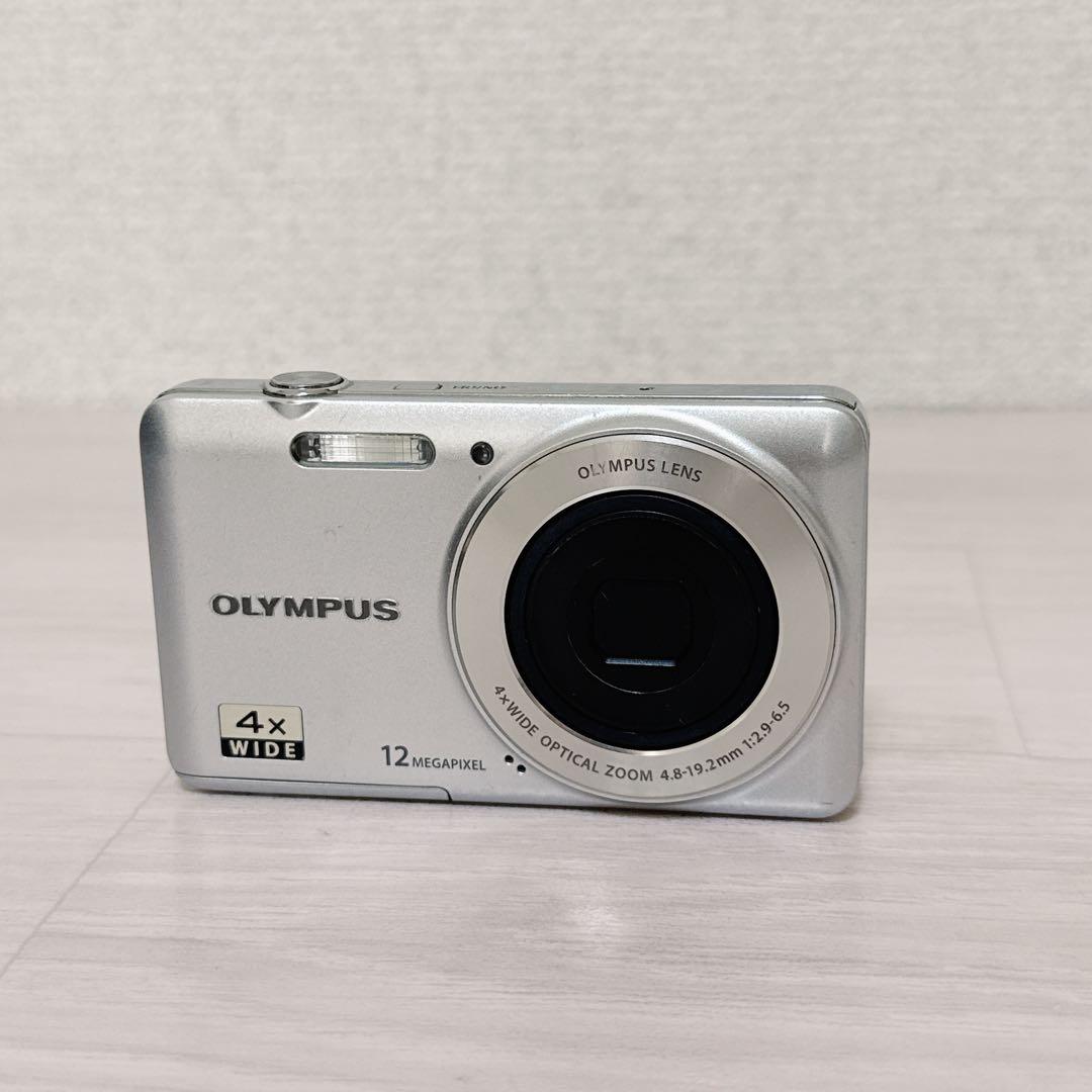 2449【美品】OLYMPUS VG-110 デジタルカメラ シルバー