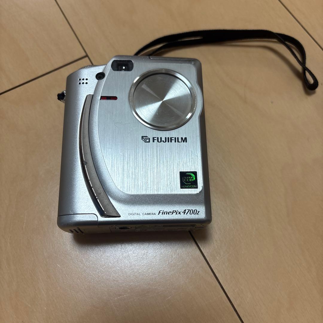 FUJIFILM FinePix 4700 デジタルカメラ