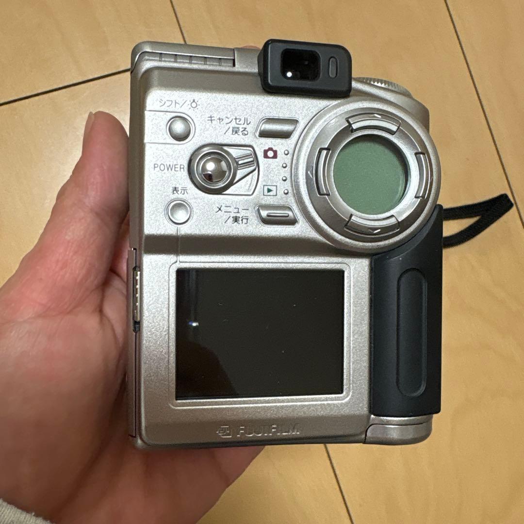 FUJIFILM FinePix 4700 デジタルカメラ