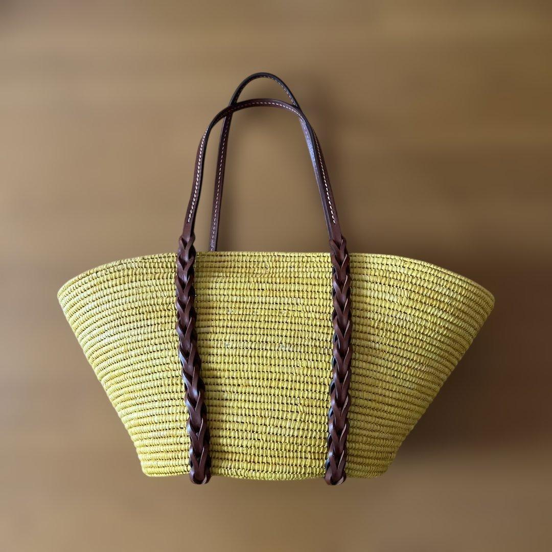 プラダ　かごバッグ