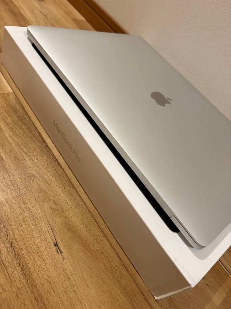 美品　MacBook pro/2019/16インチ/512GBメモリ16GB