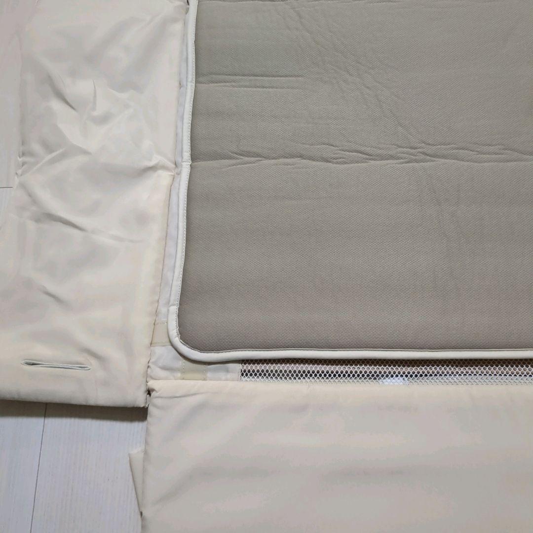 【美品】アップリカ ココネルエアープラスAB ベビーベッド　ホワイトベージュ