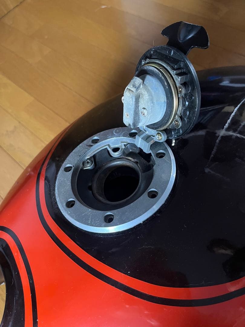 ゼファーX400火の玉カラーガソリンタンク　お値下げ中！！