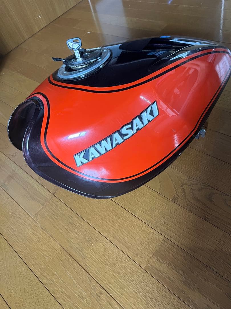 ゼファーX400火の玉カラーガソリンタンク　お値下げ中！！