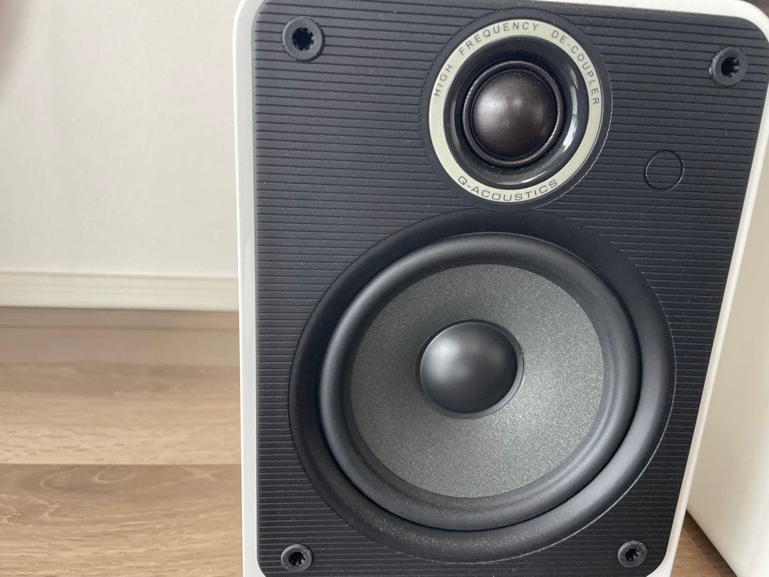 レア　Q Acoustics 2020i ブックシェルフスピーカー ホワイト