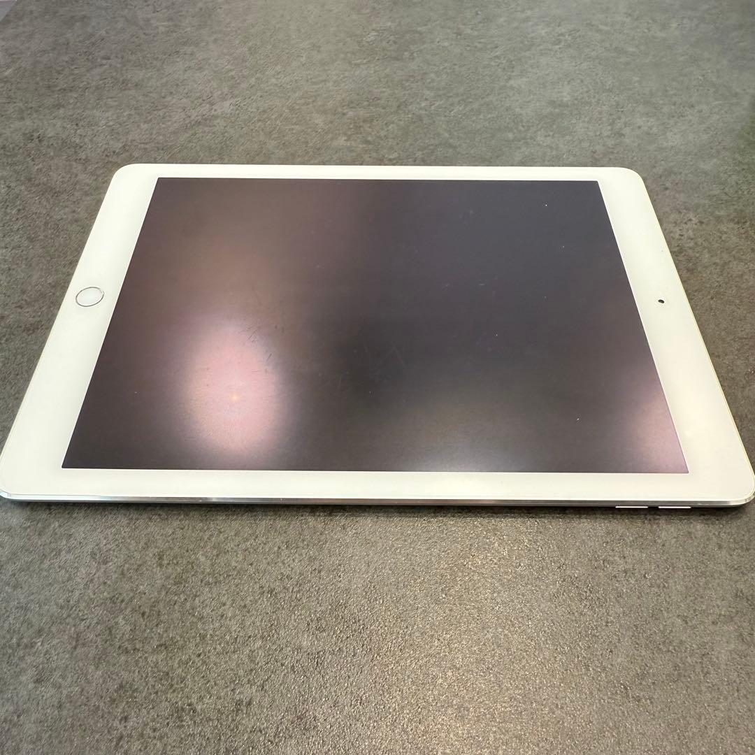 【人気】Apple iPad Air 2 64GB シルバー wi-fiモデル