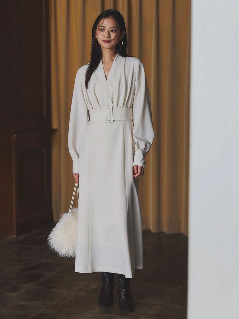 anuans ノーカラーナローワンピース