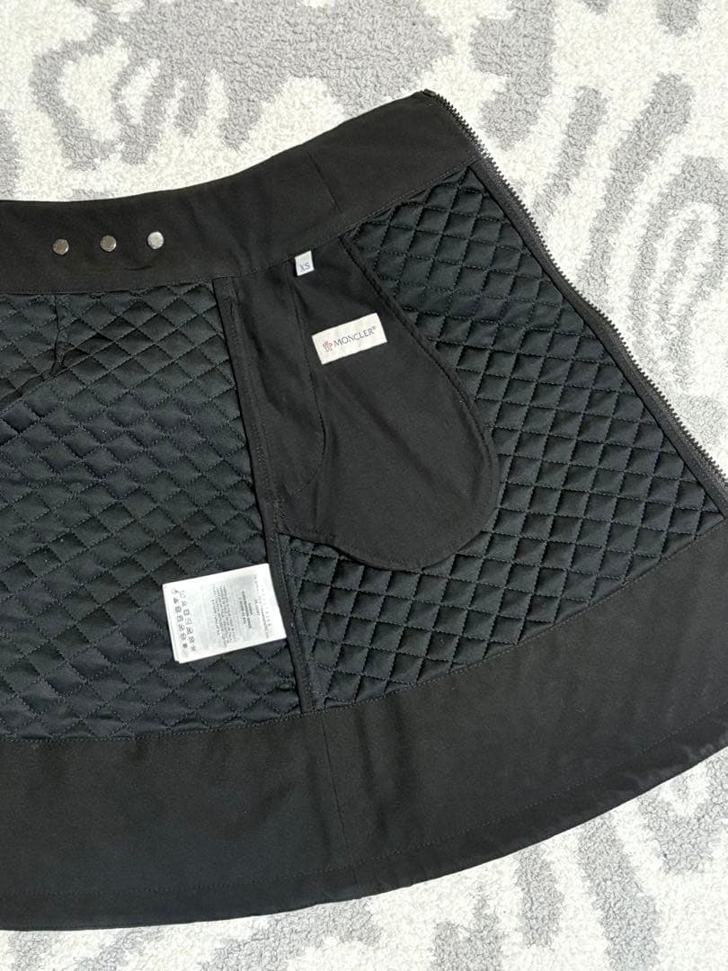 モンクレール　スカート キルティング　黒　xs