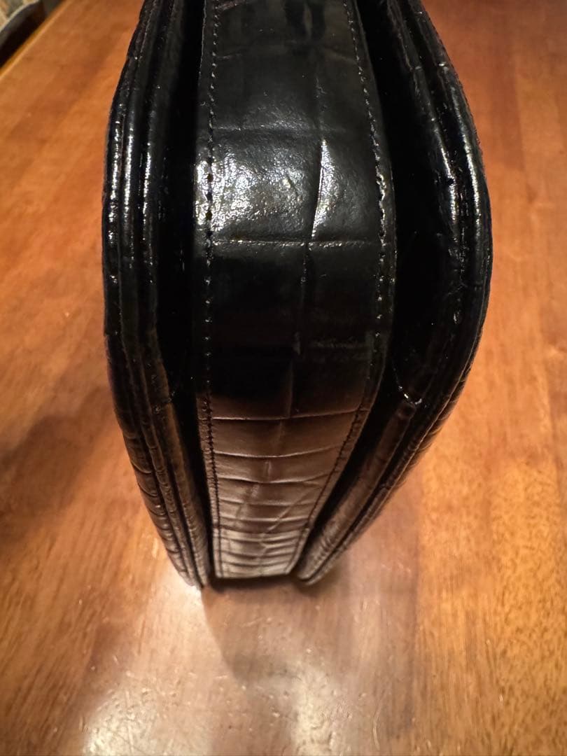 Celineオールドセリーヌ エナメル 型押し ショルダバッグ 黒