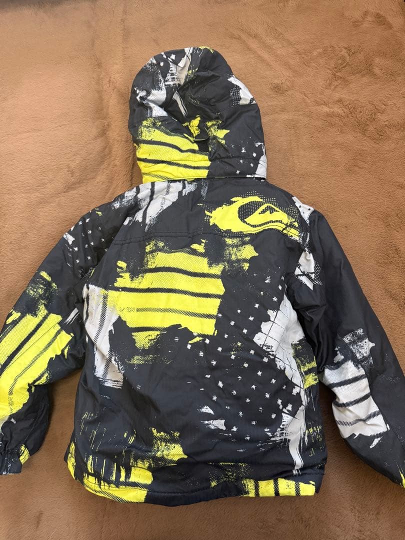 子供用スノーボードウェアセット　クイックシルバー　ビーニー、グローブ、ゴーグル