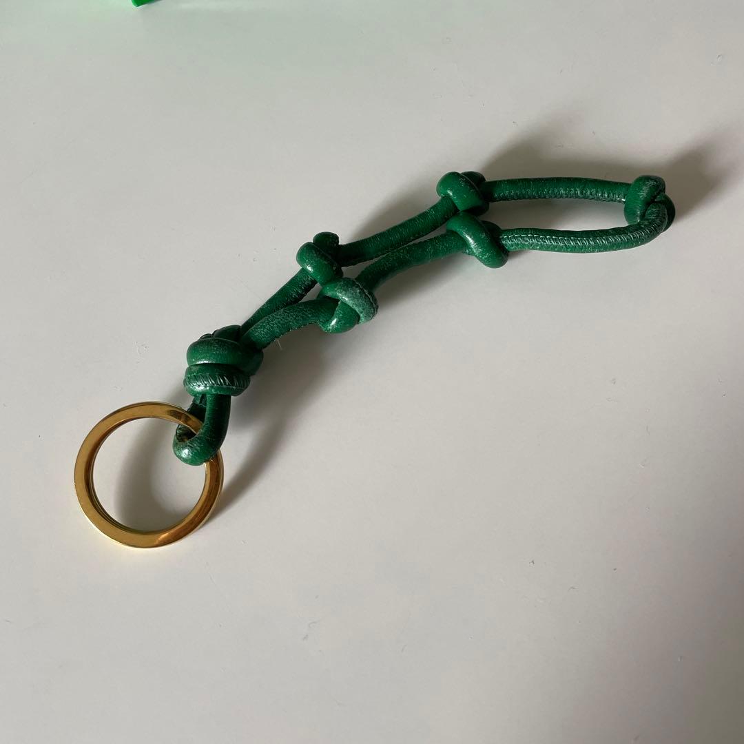 BOTTEGA VENETA グリーンレザー キーホルダー