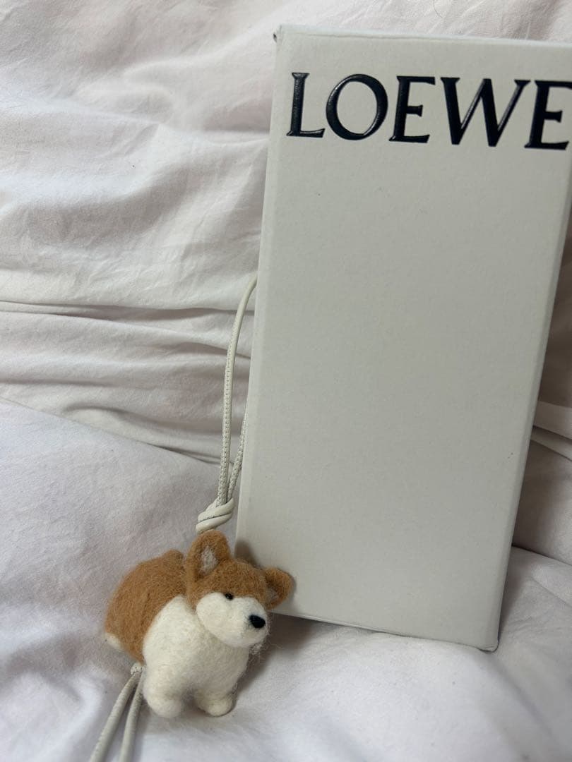 ロエベ　コーギー　フェルトチャーム