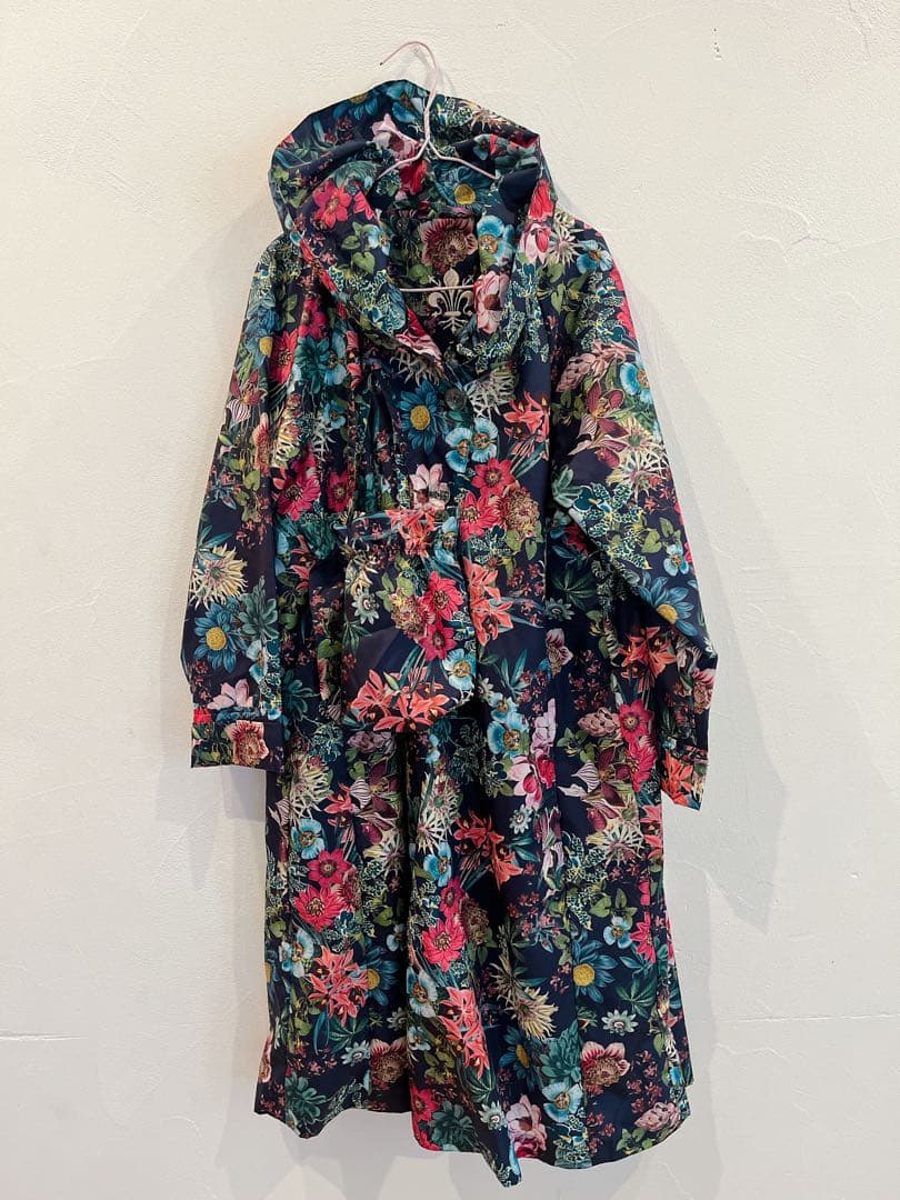 パラディソーレ　レインコート　定価3万円以上