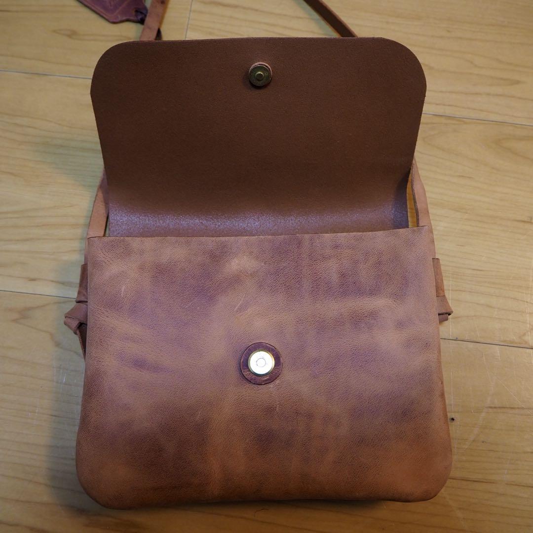 HERZ 2部屋サコッシュ(CP-9) ヘルツ　プルアップ　レザー　キャメル