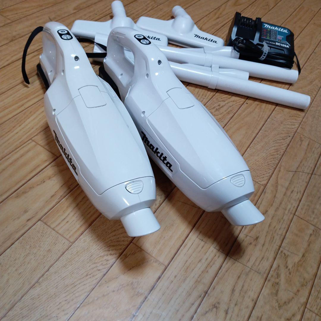 マキタ10.8V充電式クリーナ２台のセット　純正バッテリー２個と純正充電器1台付
