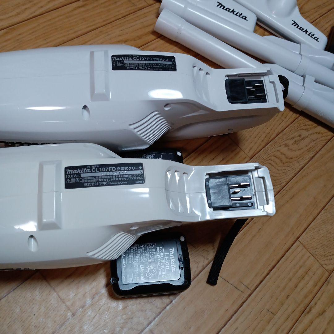 マキタ10.8V充電式クリーナ２台のセット　純正バッテリー２個と純正充電器1台付