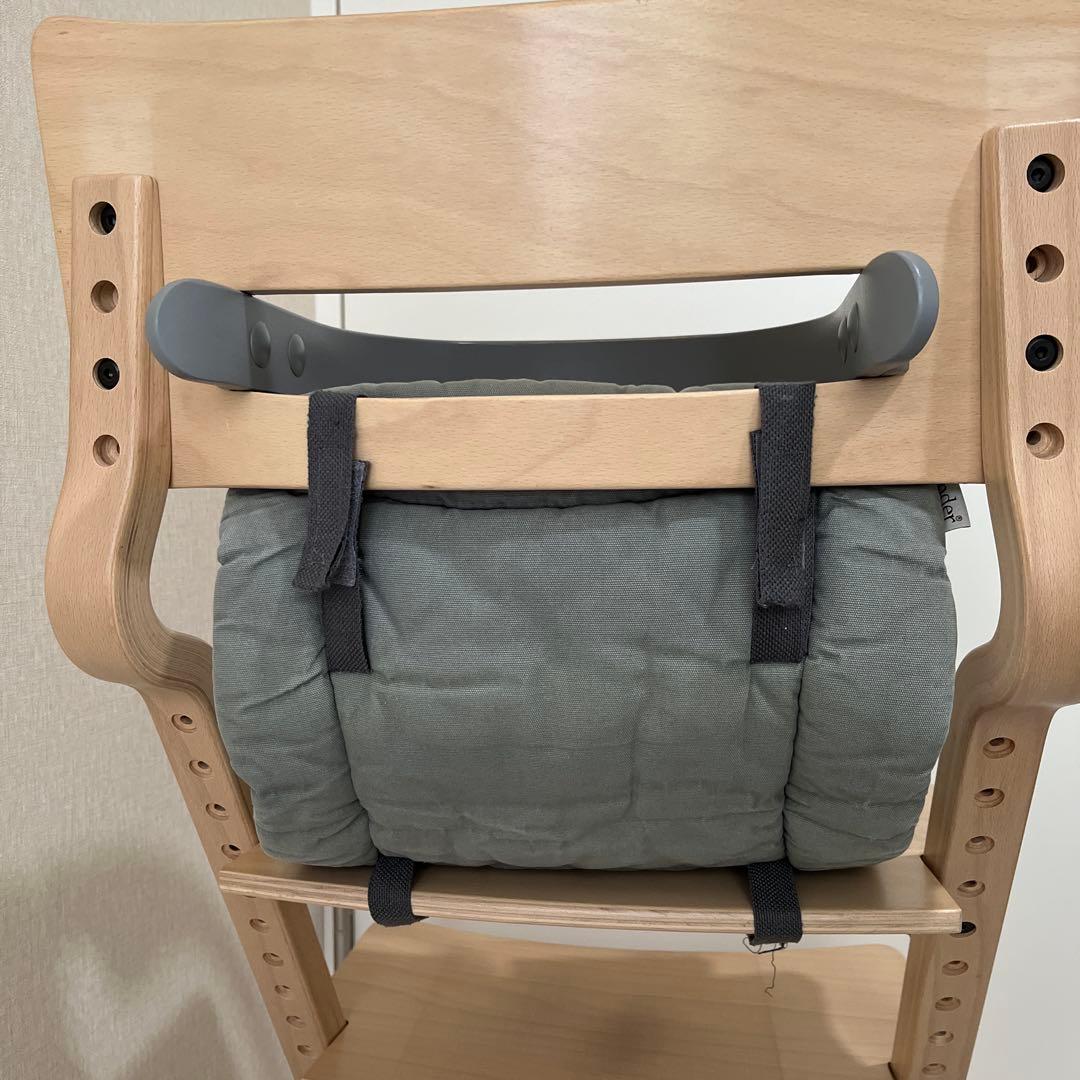 【Leander】リエンダーハイチェア⭐︎クッション&セーフバー付き⭐︎2021購入