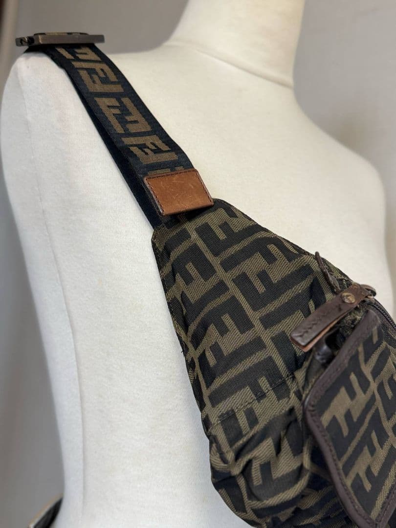 Fendi ボディバッグ