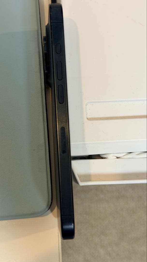 美品 オマケ付き iPhone 15 Pro ブルーチタニウム 128GB