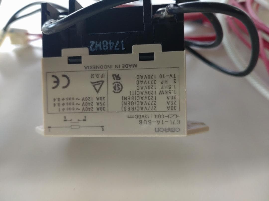 電気温水器　ヒーター　200V　4.4kw　SJHI19X（中古品）