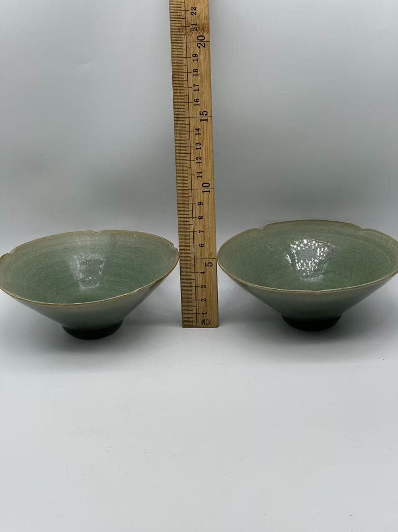 清時代 青磁 花口茶盞 越窯茶碗 一対　茶道具　中国古美術(A-84)