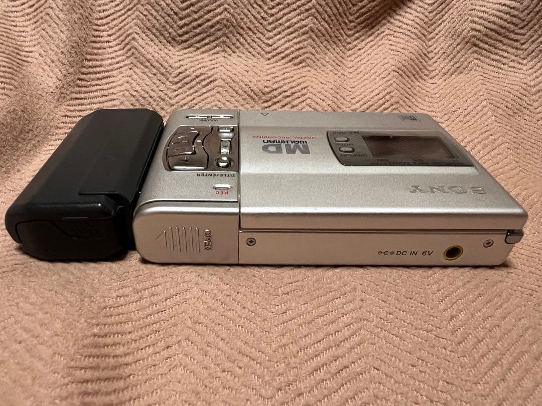 SONY ソニー　MDレコーダー ウォークマン MZ-R50
