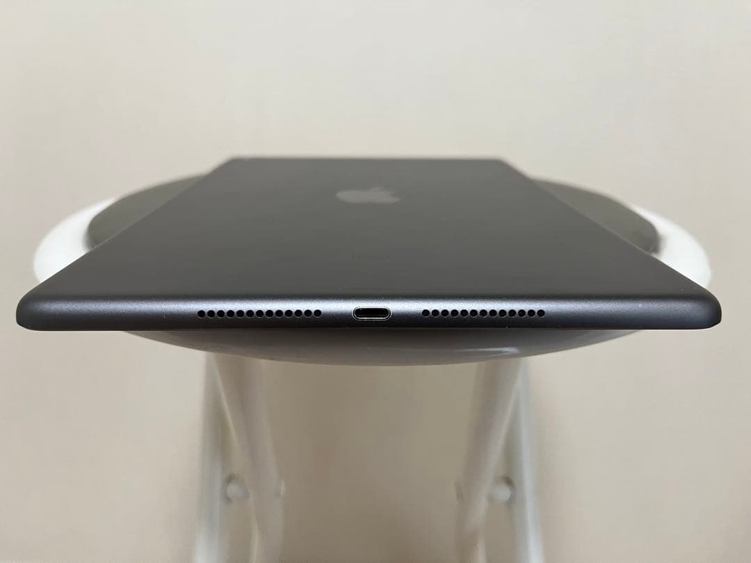 iPad 第8世代 32GB Wi-Fiモデル 中古