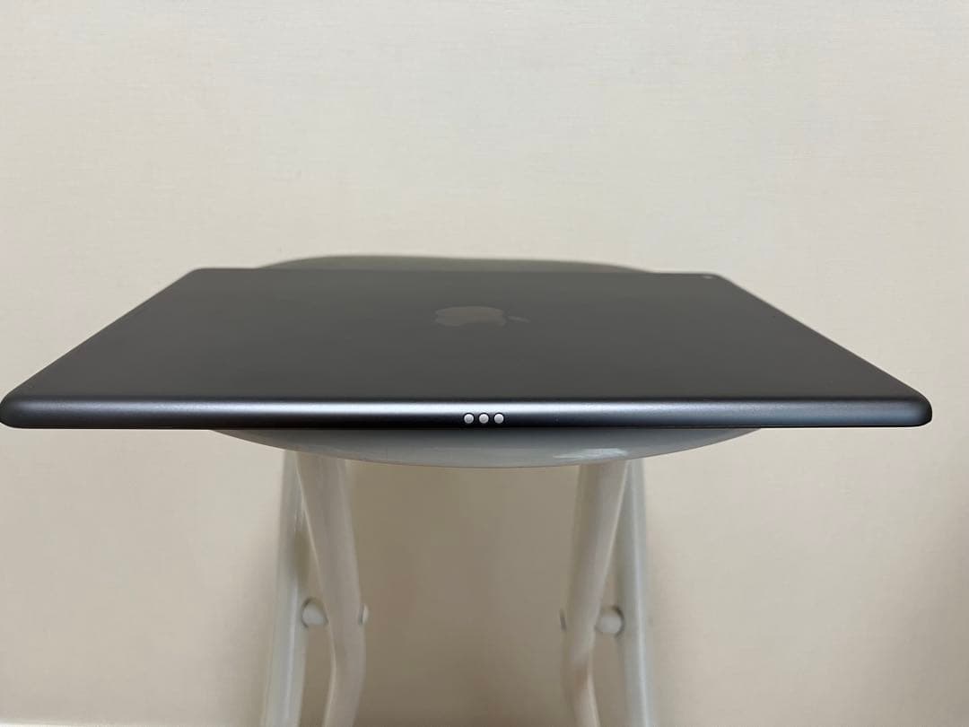 iPad 第8世代 32GB Wi-Fiモデル 中古