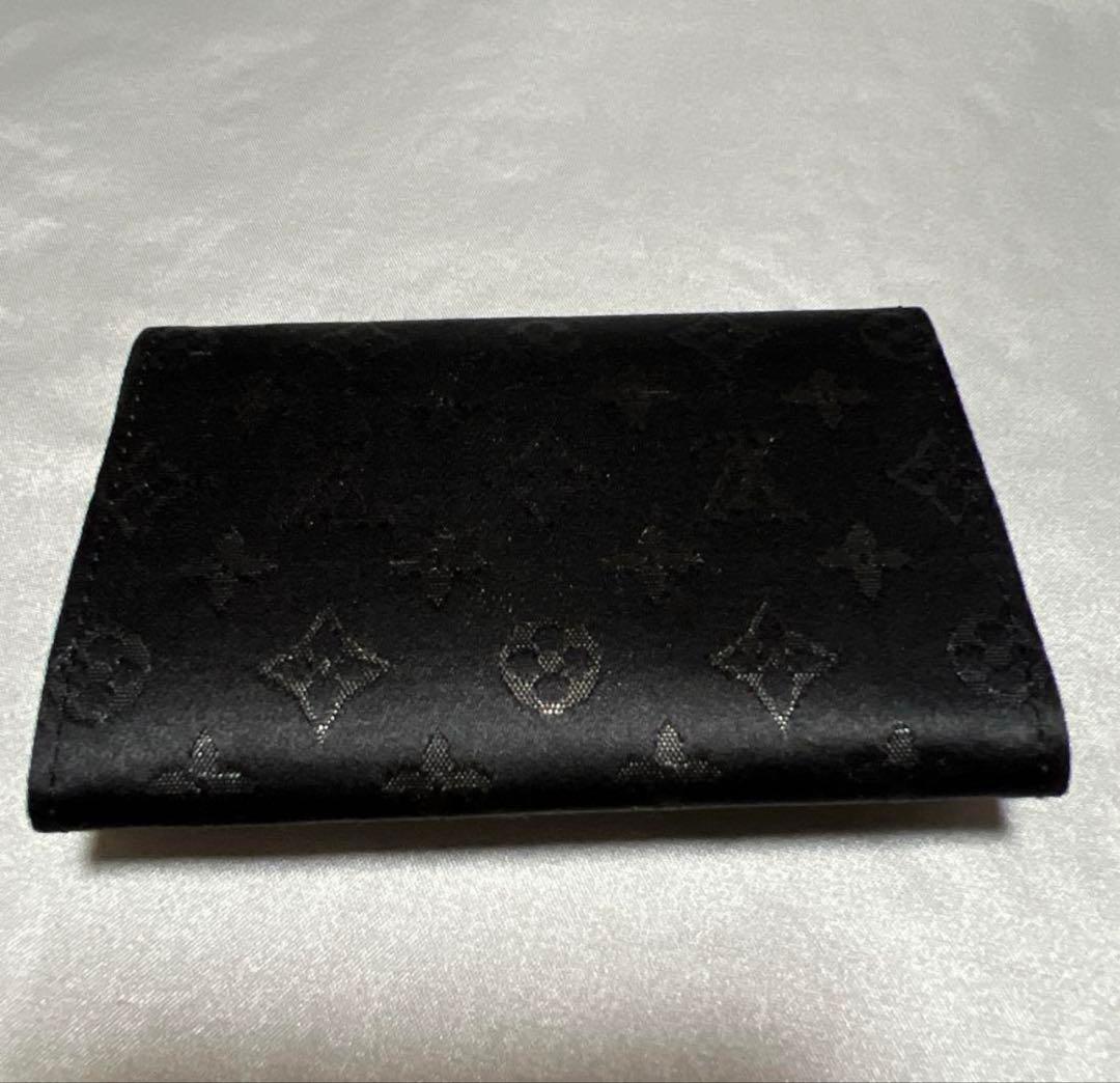 ルイヴィトン　名刺入れ　モノグラムサテン 【カラー】ブラック