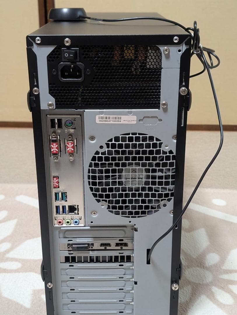 i7-9700K GTX1660Super メモリー24GB Windows11