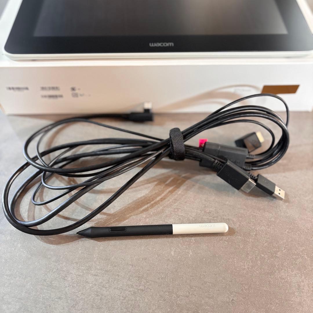 液タブ ワコム Wacom One 13.3型