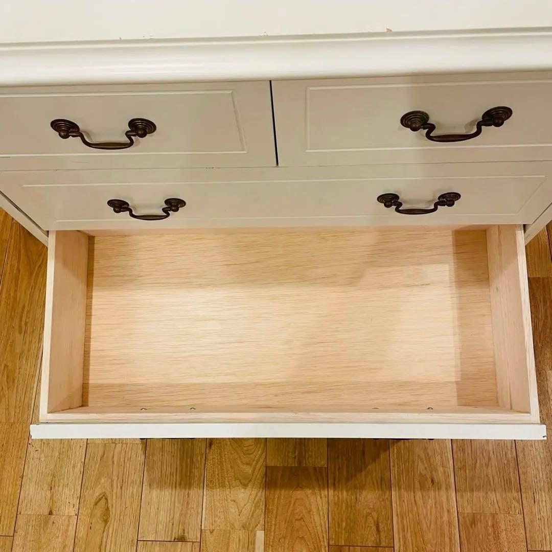 ロココ調 クラシカルなホワイトサイドチェスト 猫脚 白家具 姫系 ふんわり