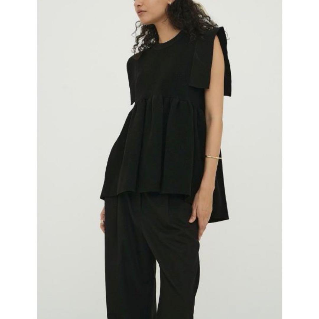 美品　クラネ　CLANE　スクエアスリーブギャザーニットトップス　1　ブラック