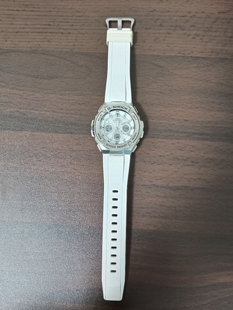 【美品】ジーショック 電波ソーラー オールホワイト 上位モデル