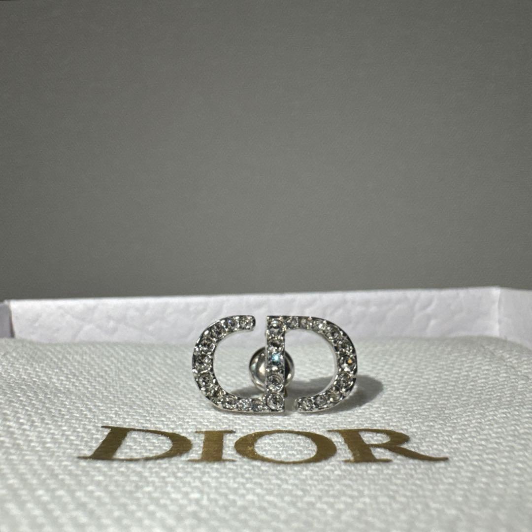 Dior Petit CD スタッドピアス