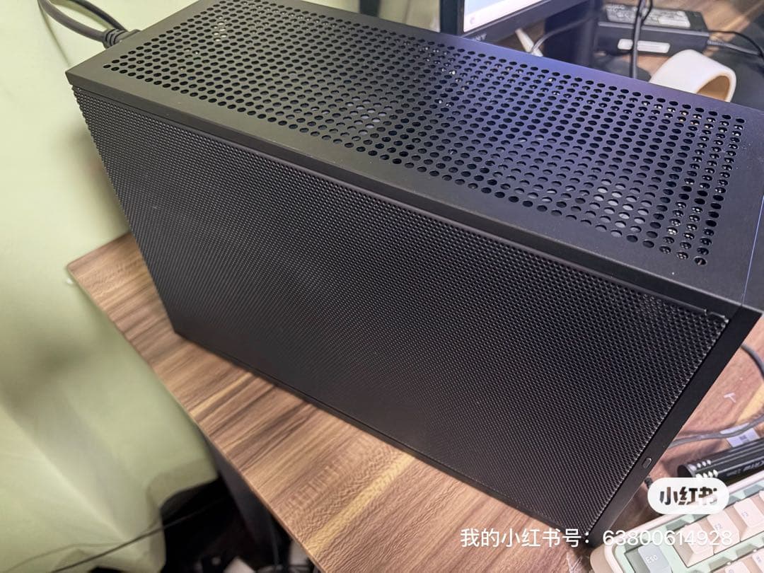 ブラック PCケース メッシュパターン