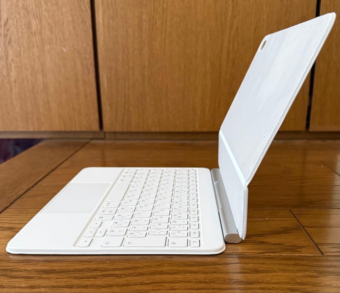 11インチiPad Air M3 Magic Keyboard ホワイト