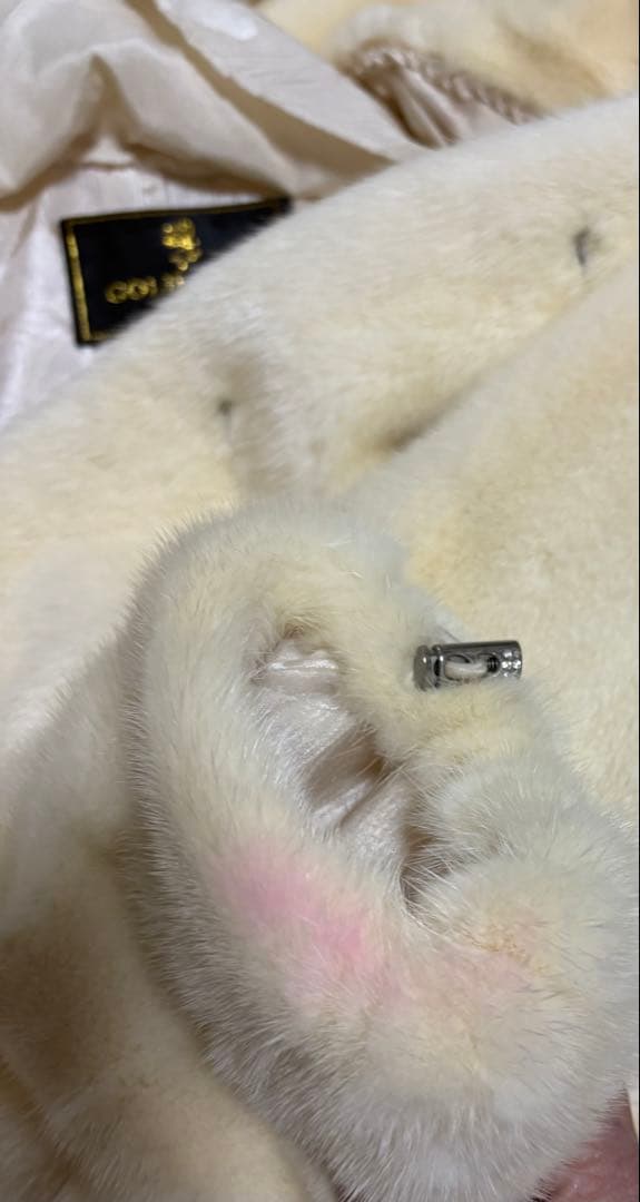 ミンクファー　フード付きショートコート　毛皮100% リアルファー　アイボリー